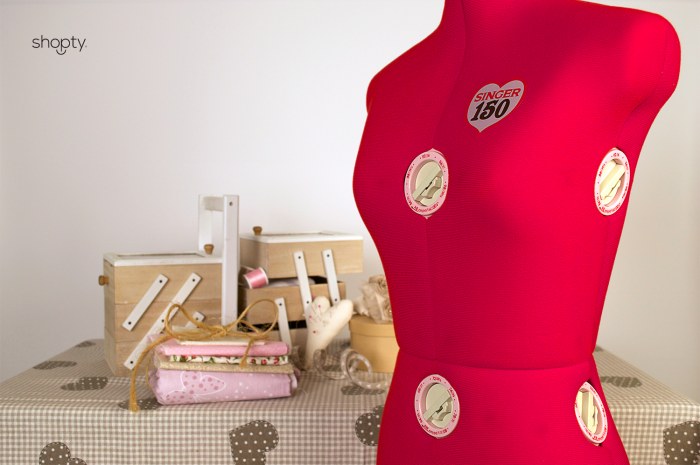 Shopty Manichino sartoriale regolabile DF150 Singer Red - Busto da sarta Small Medium Taglie 40/42 44 46 48 Hotsell