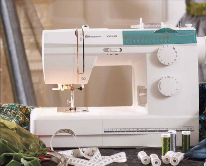 Shopty Macchina per cucire Husqvarna Emerald 118 In Linea